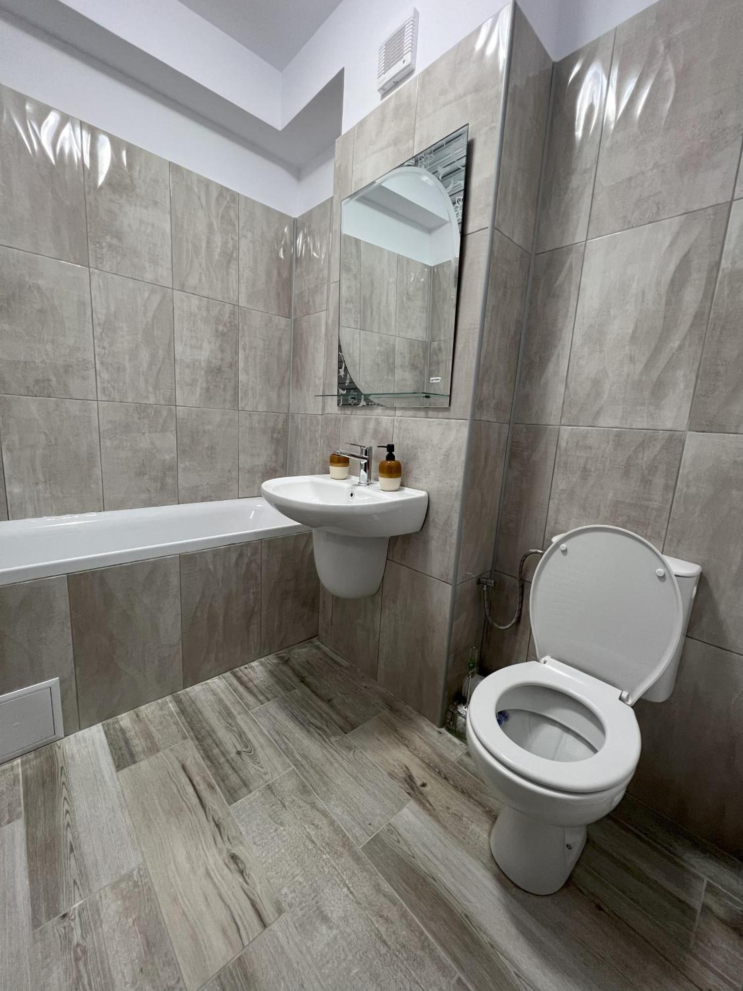 Refined Studio Haven At Exigent Plaza - 08 Bukarest Exteriör bild