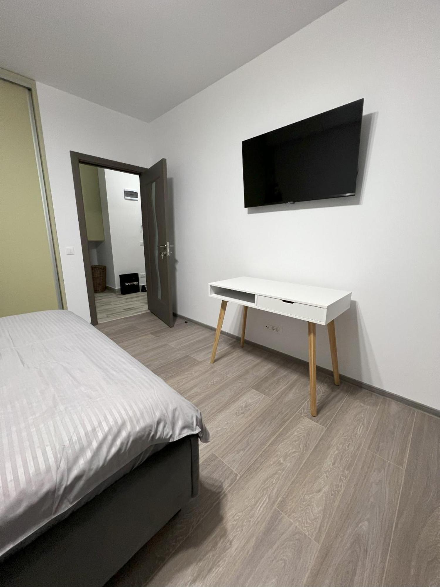 Refined Studio Haven At Exigent Plaza - 08 Bukarest Exteriör bild